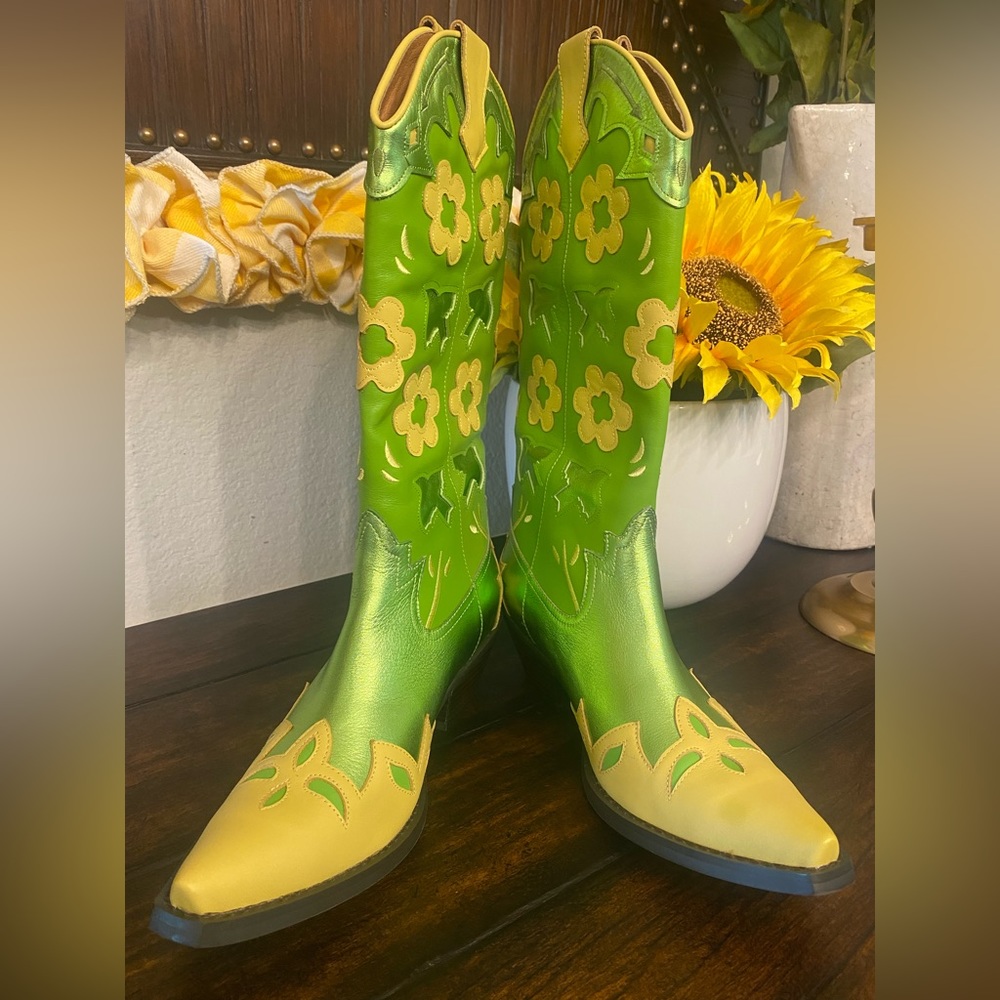 Brand new boots! Super cute!